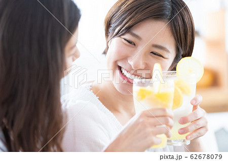 女子会　レモンサワー 62678079