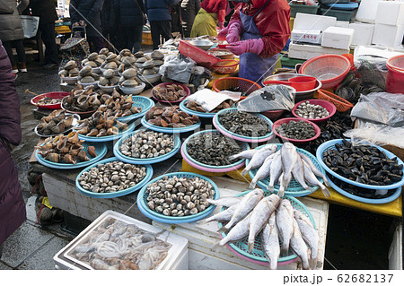 チャガルチ市場　露店　釜山 62682137