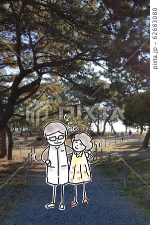 散歩 旅行 夫婦 62683080