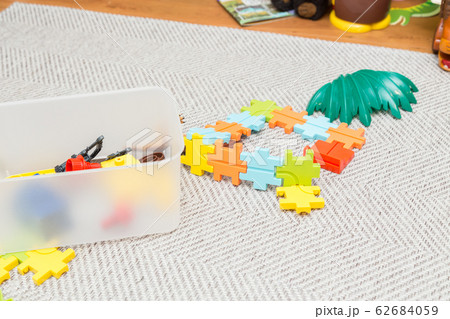 散らかったおもちゃ 散らかったおもちゃ 62684059