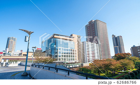 埼玉県　JR川口駅と街並み 62686766