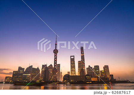《上海》外灘の夜明け・陸家嘴の摩天楼 62687617