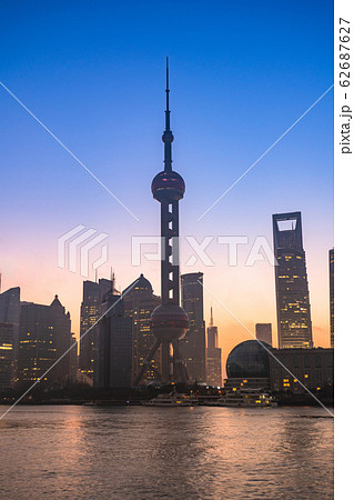《上海》外灘の夜明け・陸家嘴の摩天楼 《上海》外灘の夜明け・陸家嘴の摩天楼 62687627