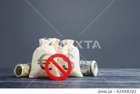 Money bags and red prohibition symbol no. Capital export outflow restrictions. Sanctions. Regulatory laws in the financial sector. Dedollarization, diversification of foreign gold exchange reserves. Money bags and red prohibition symbol no. Capital export outflow restrictions. Sanctions. Regulatory laws in the financial sector. Dedollarization, diversification of foreign gold exchange reserves. 62688282