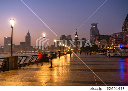 《上海》外灘の夜明け・外灘遊歩道 62691453