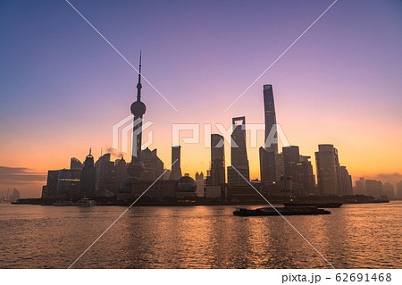 《上海》外灘の夜明け・陸家嘴の摩天楼 62691468