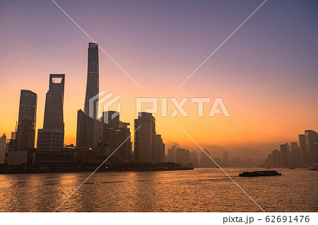 《上海》外灘の夜明け・陸家嘴の摩天楼 62691476