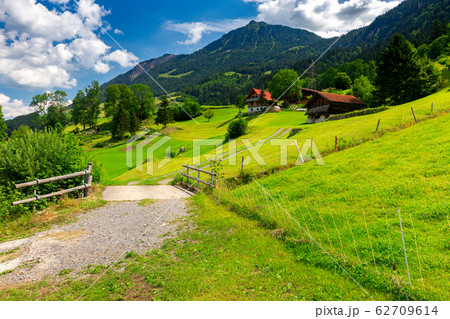 Lungern Old medieval village in the swiss alps. 62709614