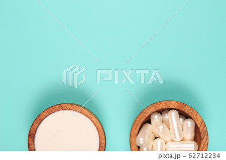 Collagen in capsules and in powder 62712234