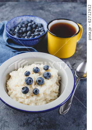 Milk rice porridge 62712912