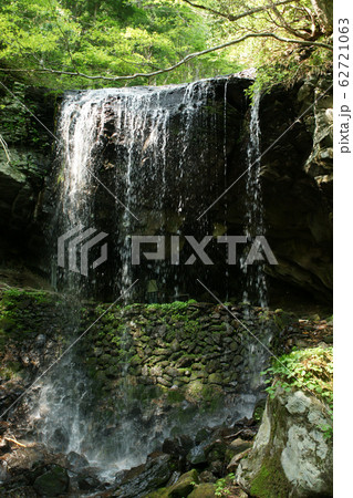 四季の散歩　春　岩井滝 62721063