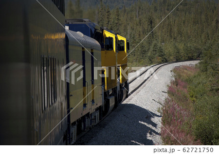 アラスカ鉄道（デナリへの道）　アメリカ　アラスカ 62721750