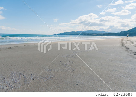 青空と白砂の海岸 62723689