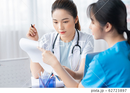 women, doctor, hospital women, doctor, hospital 62723897