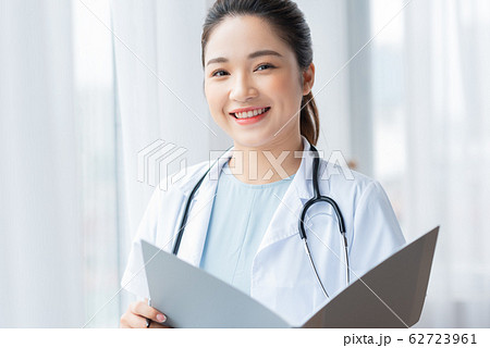 Career woman, doctor, hospital 62723961