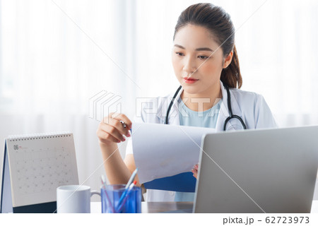 Career woman, doctor, hospital 62723973