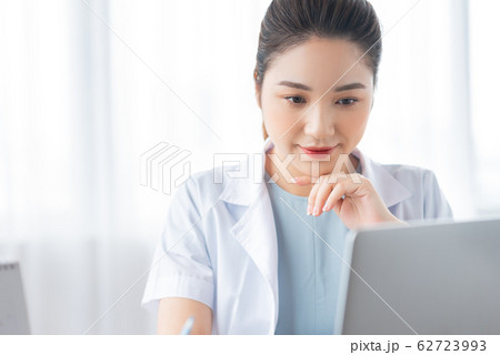 Career woman, doctor, hospital 62723993