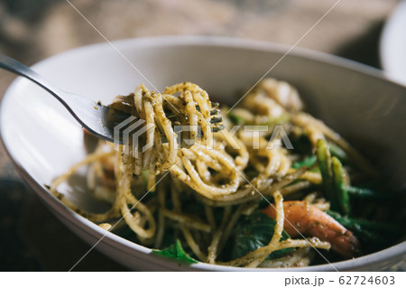 Pesto Spaghetti with shimp in high contrast italian food 62724603