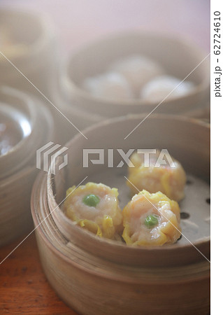 Dim sum , Steam Dumpling in wood basket Chinese food Dim sum , Steam Dumpling in wood basket Chinese food 62724610