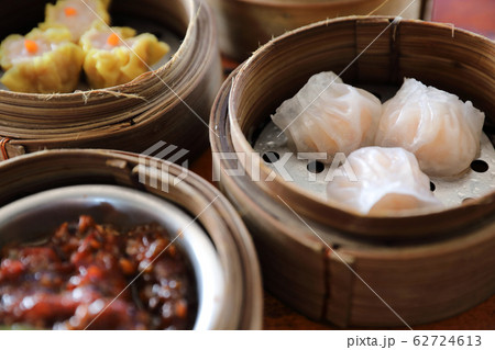 Dim sum , Steam Dumpling in wood basket Chinese food Dim sum , Steam Dumpling in wood basket Chinese food 62724613