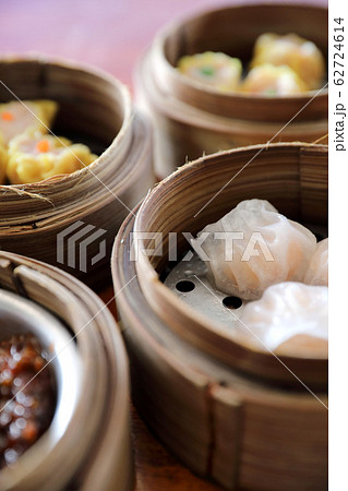 Dim sum , Steam Dumpling in wood basket Chinese food Dim sum , Steam Dumpling in wood basket Chinese food 62724614
