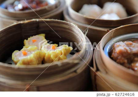 Dim sum , Steam Dumpling in wood basket Chinese food Dim sum , Steam Dumpling in wood basket Chinese food 62724616