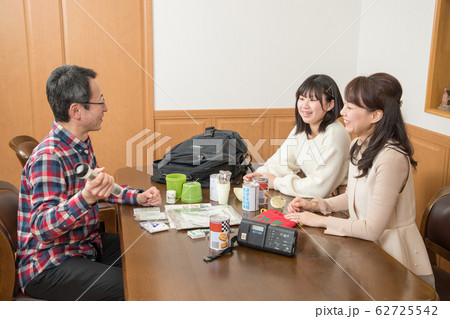 家族で災害対策準備 家族で災害対策準備 62725542