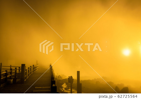 雲仙地獄（清七地獄）ライトアップ　【長崎県雲仙市】 62725564