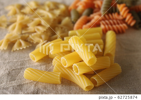 色々な種類のパスタ 62725874