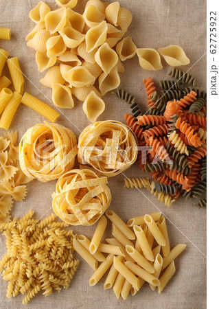 色々な種類のパスタ 62725922