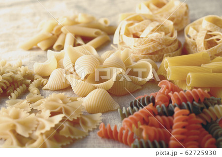 色々な種類のパスタ 62725930