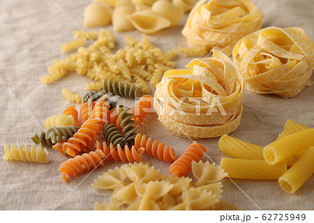 色々な種類のパスタ 62725949