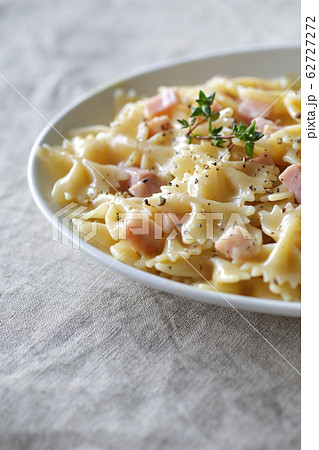 ショートパスタのファルファーレのカルボナーラソース ショートパスタのファルファーレのカルボナーラソース 62727272