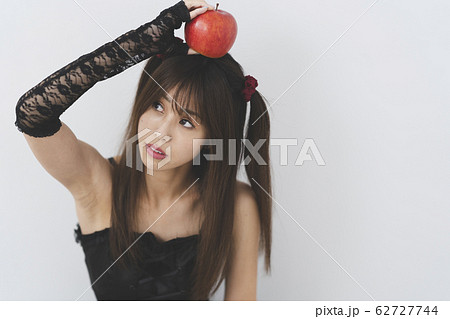 コスプレした女性 62727744