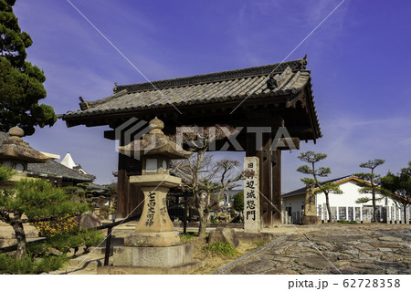 実相寺　山門　神辺城惣門　広島県福山市 62728358