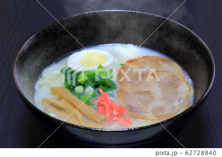 とんこつラーメン とんこつラーメン 62728840