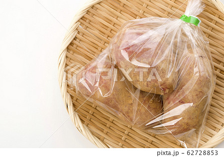 紅じゃがいも 土つき 袋入り 62728853