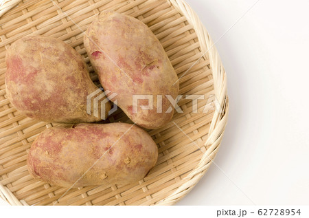 紅じゃがいも 土つき 62728954