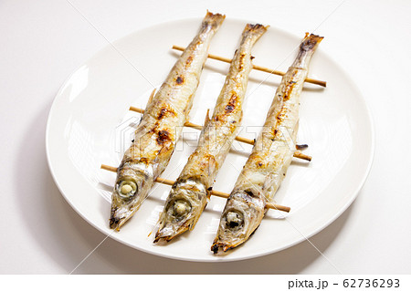 焼きニギス。(白皿･白バック) 62736293