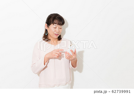 60代　女性　ポートレート 62739991