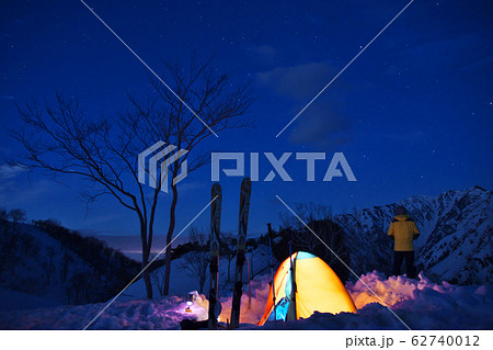 白馬連峰 夜明け前の小日向山コルの雪上キャンプ 白馬連峰 夜明け前の小日向山コルの雪上キャンプ 62740012