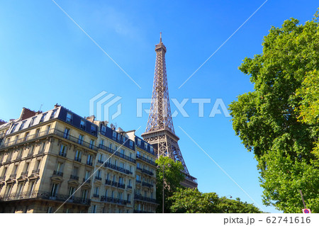 パリ　エッフェル塔　街並み　フランス 62741616