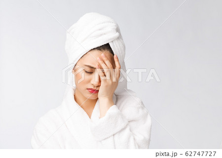 Young woman who be troubled with healthy problem. beauty and healthcare concept. 62747727
