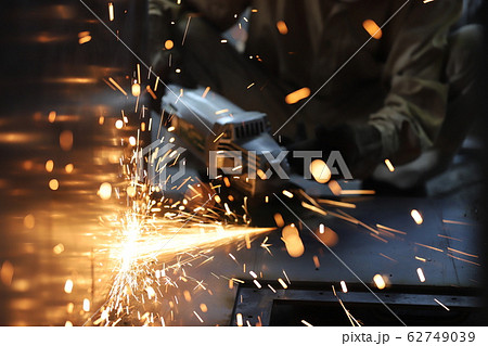 グラインダーがけ作業 62749039
