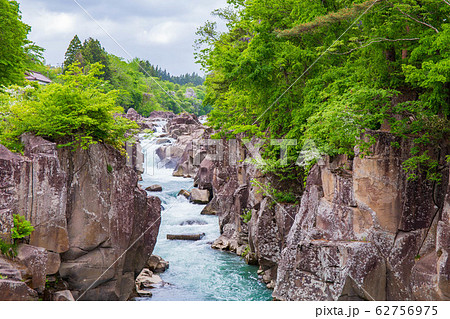 岩手一関の春　新緑の厳美渓 62756975