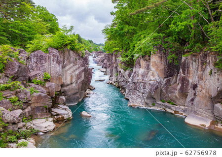 岩手一関の春　新緑の厳美渓 62756978