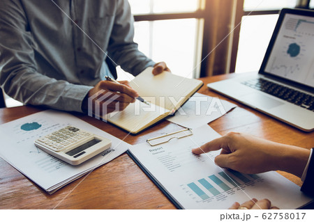 Two business partnership coworkers analysis Two business partnership coworkers analysis 62758017