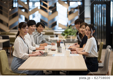 カジュアルビジネス　イメージ 62758600