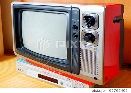 昭和時代のダイアル式ブラウン管テレビの写真素材