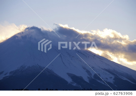 山中湖(平野)から見た富士山(冬) 山中湖(平野)から見た富士山(冬) 62763906